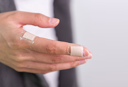 How to Use Adhesive Bandages Correctly